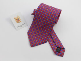 Silk tie