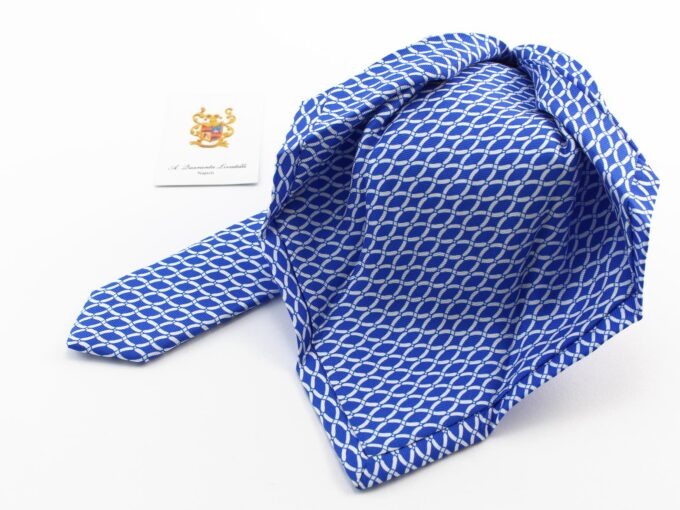 Seven fold tie