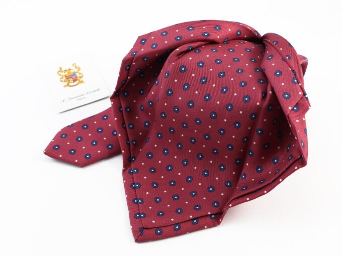 Seven fold tie