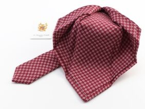 Seven fold tie