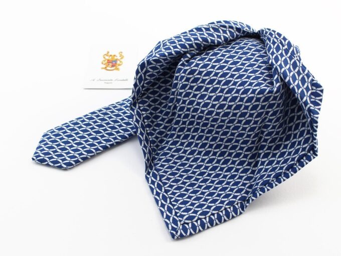 Seven fold tie