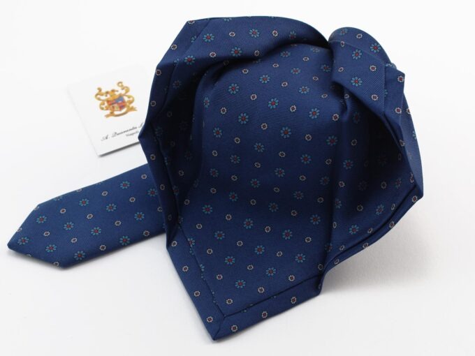 Seven fold tie