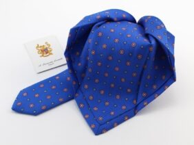 Seven fold tie 